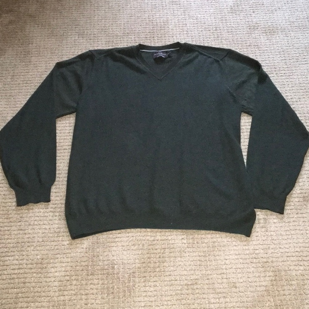 Men’s pullover sweater